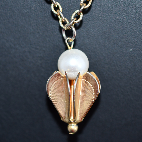 Vintage Gold Tone Etched Rolo Necklace w/Pendant - Picture 3 of 4